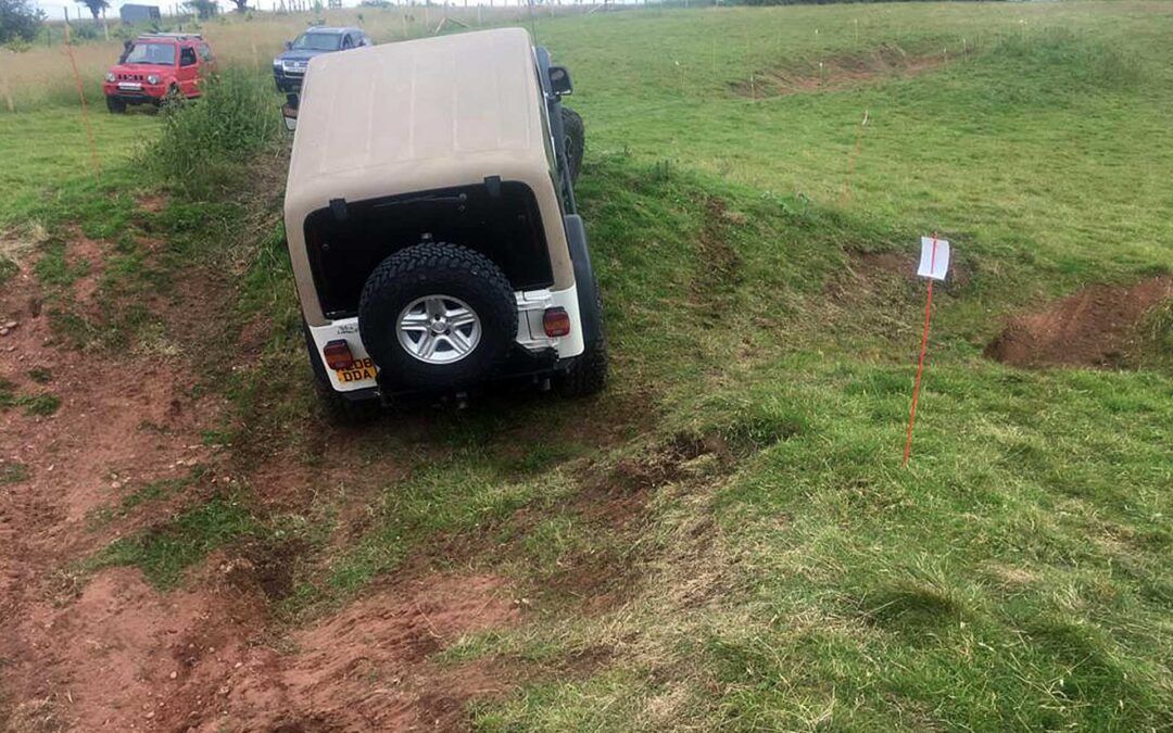 midlands offroad club 1920x1280 jeep white rear crater